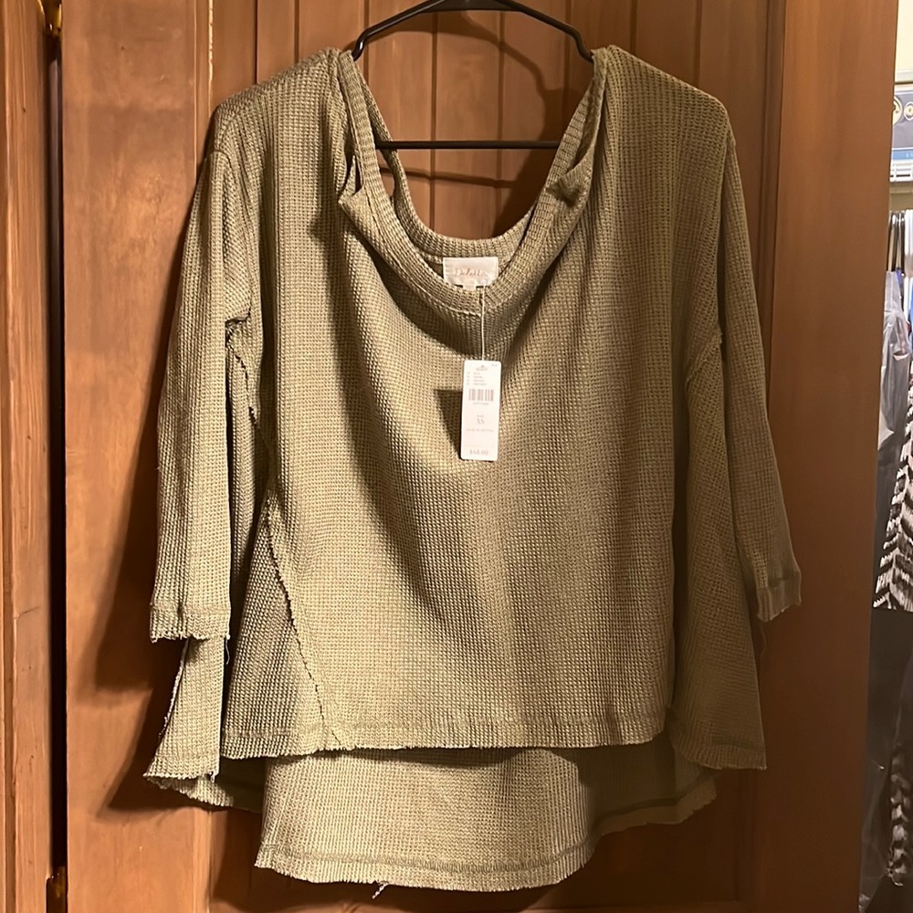 Deletta cold shoulder top, XS, NWT